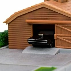 Budget 😉 Fast & Furious Nano Hollywood Rides Dom Toretto's House Display Diorama With Two 1.65" Die-cast Cars, Toys For Kids And Adults (33668) 🥰 -Vehicles Online Shop 41WWgzW3AjL