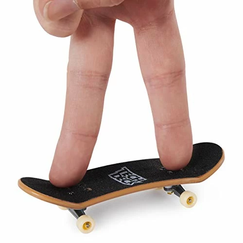 Outlet 🛒 DLX Pro 10-Pack Of Collectible Fingerboards, For Skate Lovers, Kids Toy For Ages 6 And Up 😉 5 Outlet 🛒 DLX Pro 10-Pack Of Collectible Fingerboards, For Skate Lovers, Kids Toy For Ages 6 And Up 😉 - Image 3